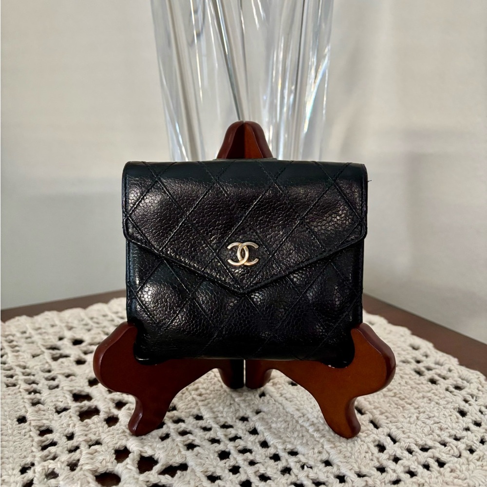 FINAL--Vintage Chanel Diamond Quilted Black Matelasse Lambskin Compact Wallet - Picture 2 of 9